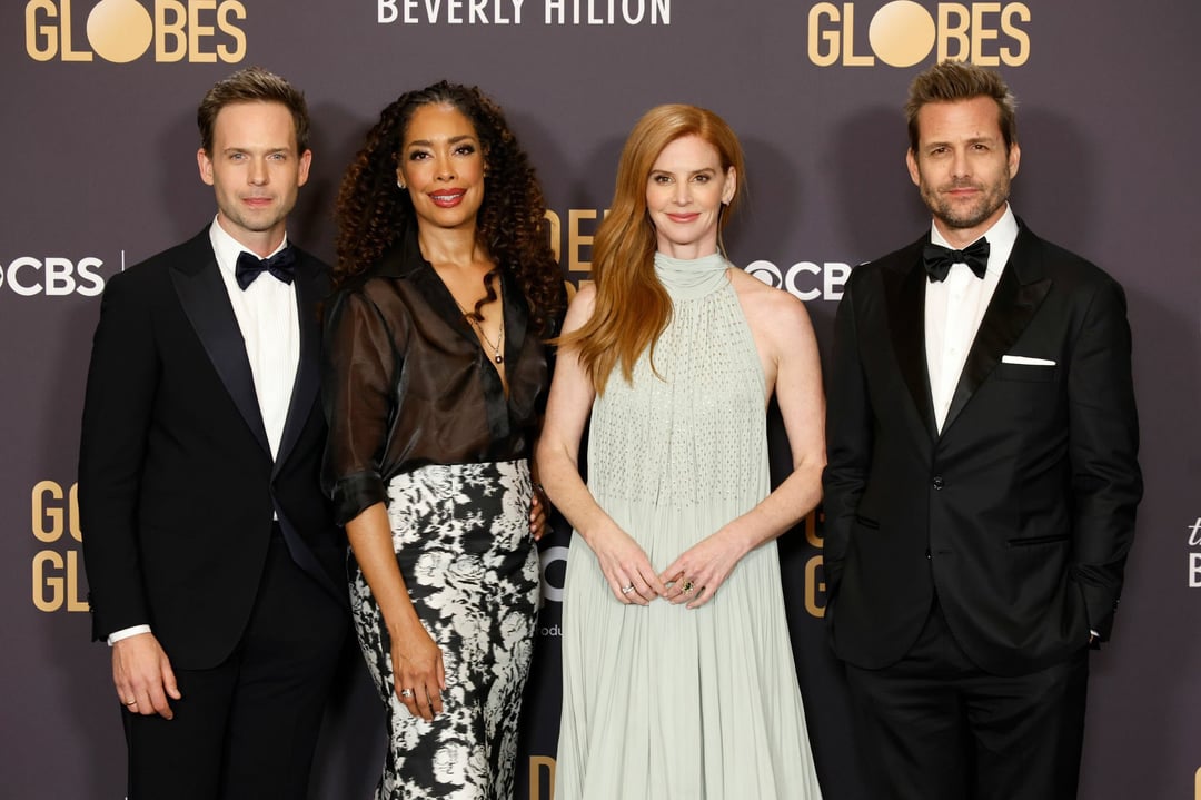Suits cast reunion at the Golden Globe Awards F*XOXO